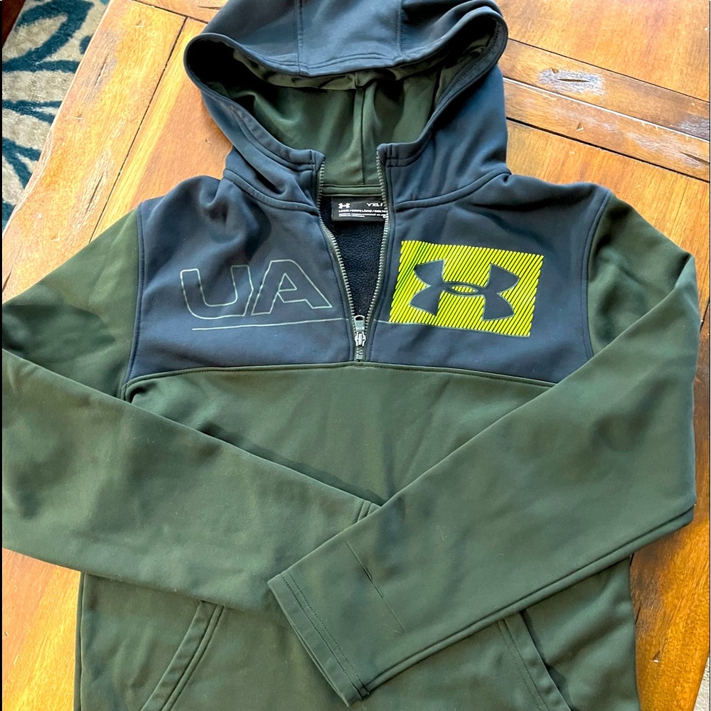 Boys under Armour hoodie yxl